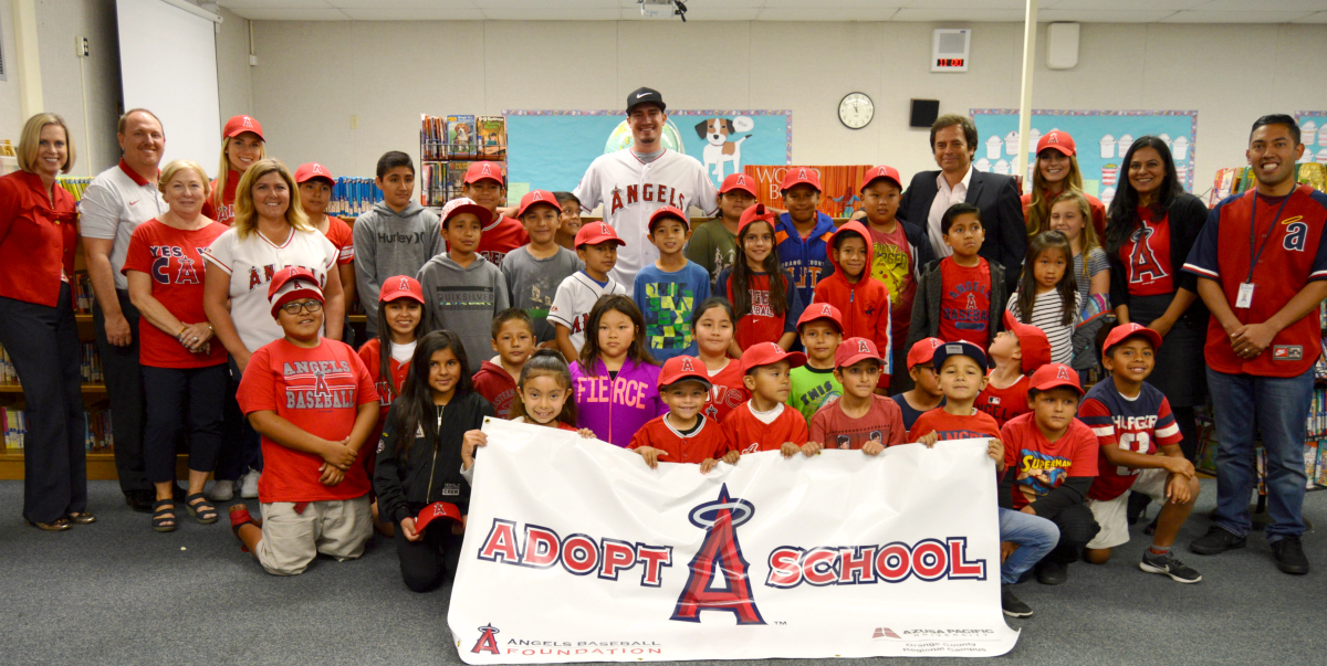 Angels pitcher Andrew Heaney with Garden Grove students