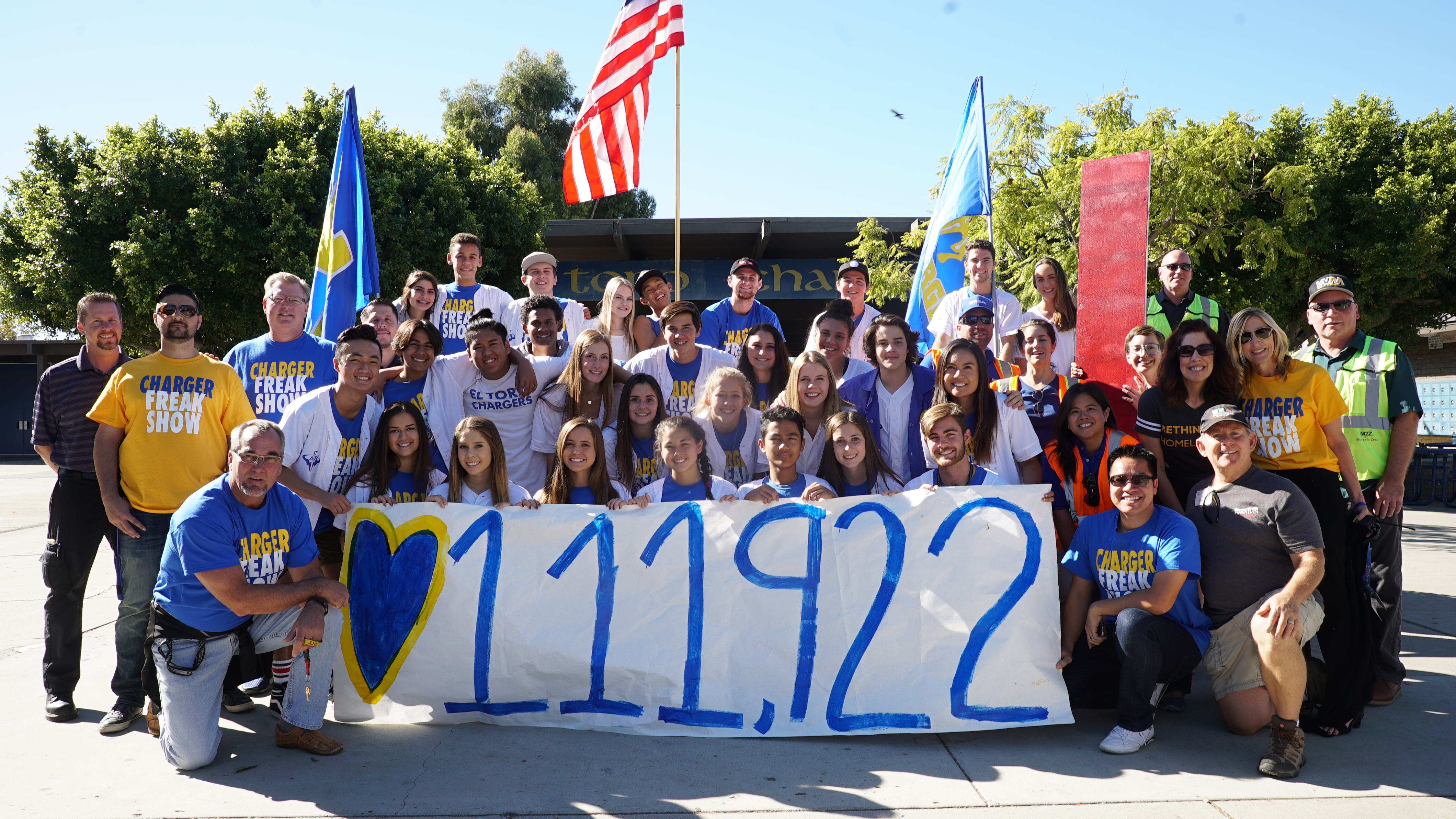 el toro high school 111,922 cans donated group picture