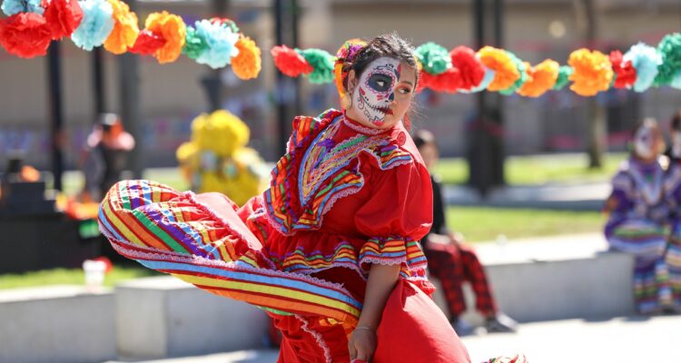 Westminster High School Club de Español celebrates Dia de los Muertos