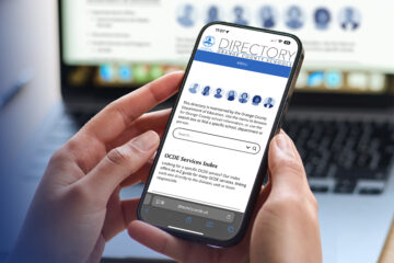 Mobil phone displaying the Directory website