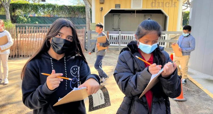 Students at Santa Ana Zoo