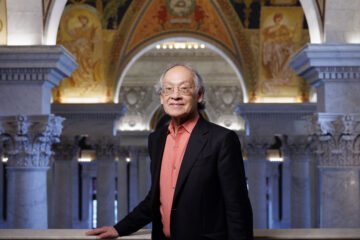 25th US Poet Laureate Arthur Sze will serve as keynote speaker at the 16th annual Creative Edge Lecture at the Irvine Barclay Theatre. (Photo by Shawn Miller/Library of Congress)