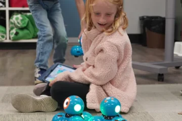 Lincoln Elementary School students explore new robotics challenges in the campus' Innovation Lab. (Courtesy of Newport-Mesa Unified School District)