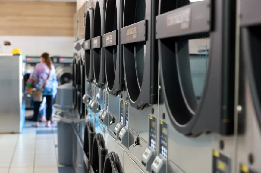 Weekly roundup: Anaheim high schoolers to receive free laundry services, elementary students explore science through hockey, and more