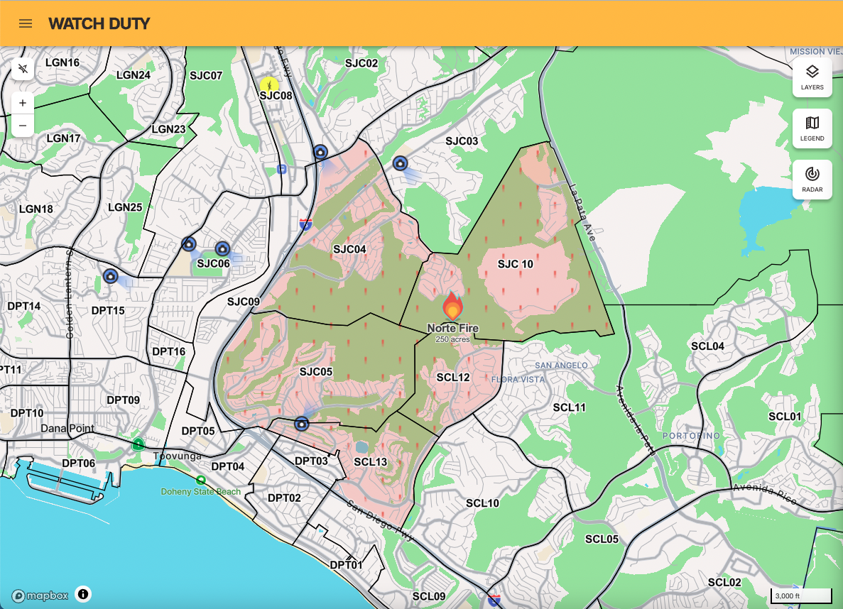Watch Duty map of the 250-acre Norte Fire near San Clemente and San Juan Capistrano, showing the fire’s location and surrounding evacuation zones highlighted in pink.